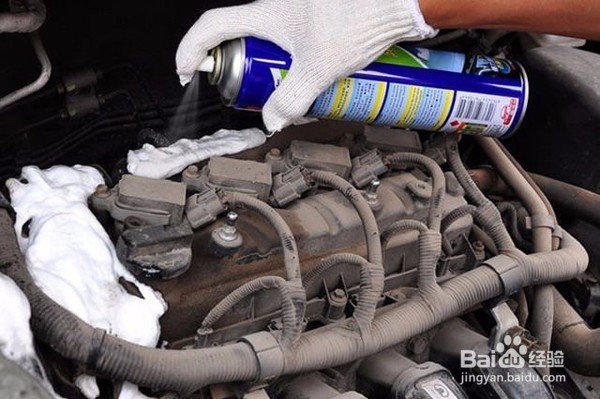 怎么自己清洗轿车发动机