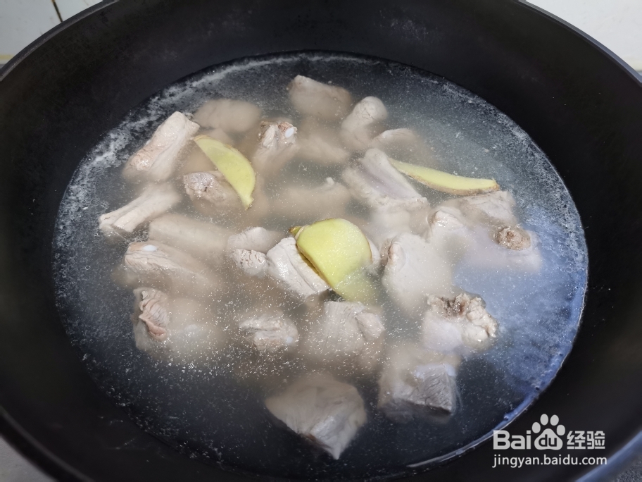 如何做玉米排骨汤?