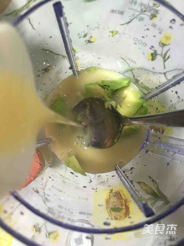 牛油果奶昔的做法