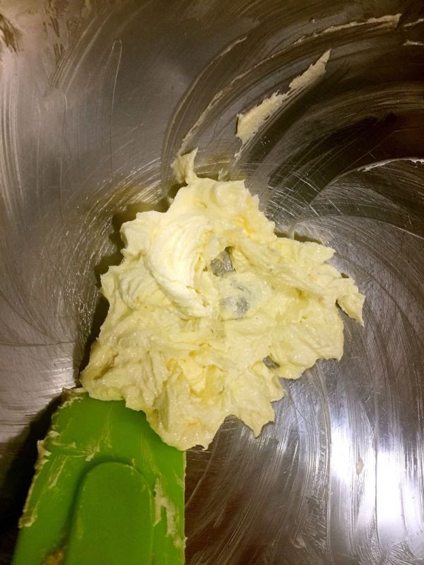 朗姆葡萄干奶酥球