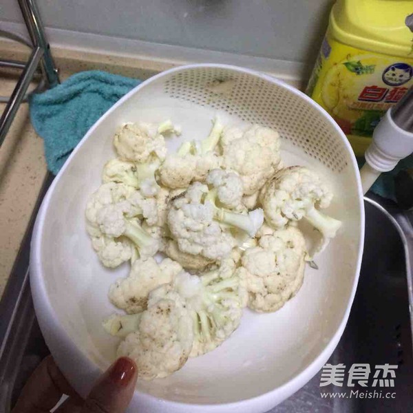 花菜烧香肠的做法