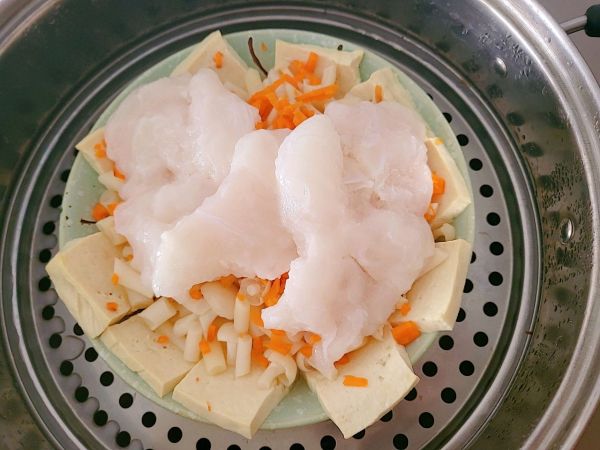 剁椒蒸沙巴鱼片