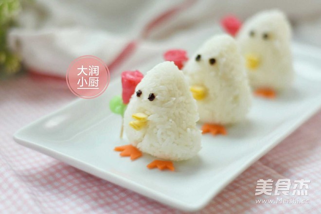 萌萌鸡饭团的做法