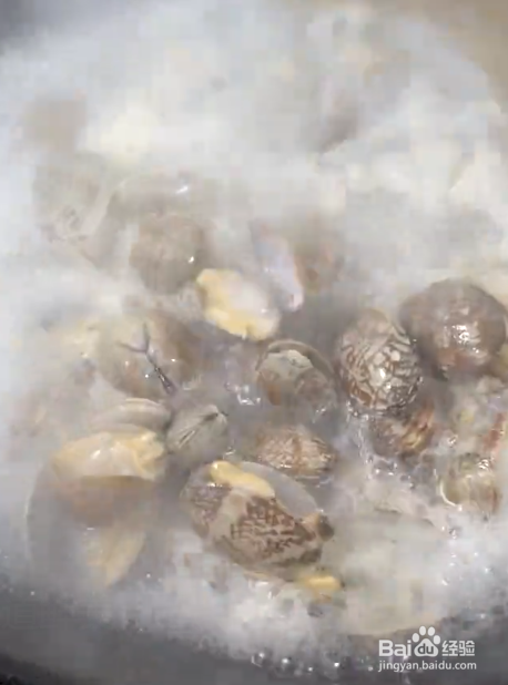 如何制作香辣花甲?