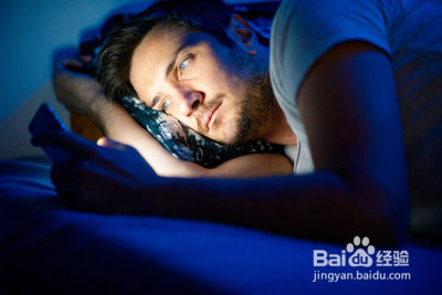 睡前冲个热水澡帮助你入睡！