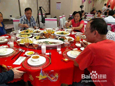 结婚酒席男女双方怎么安排