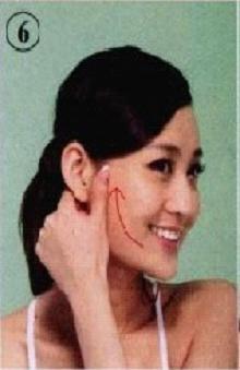 中年女性除皱美容按摩术