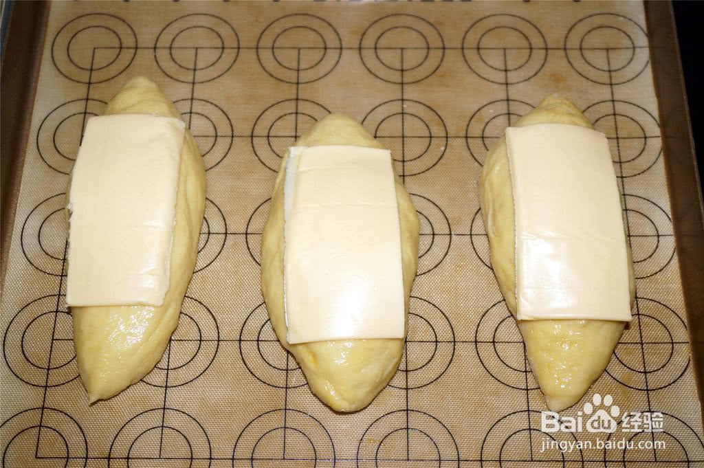 香葱肠仔面包的做法