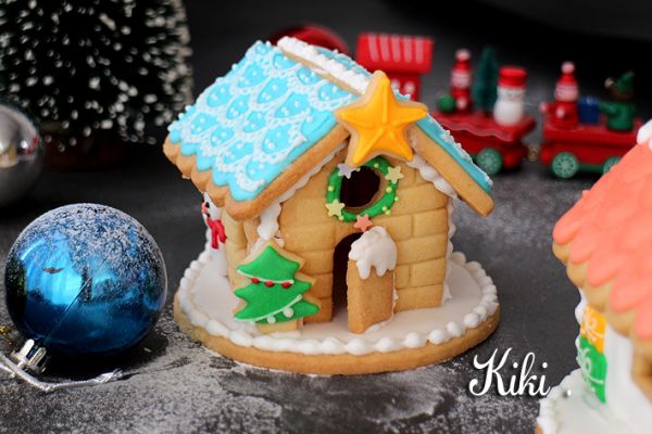 圣诞糖霜饼干屋