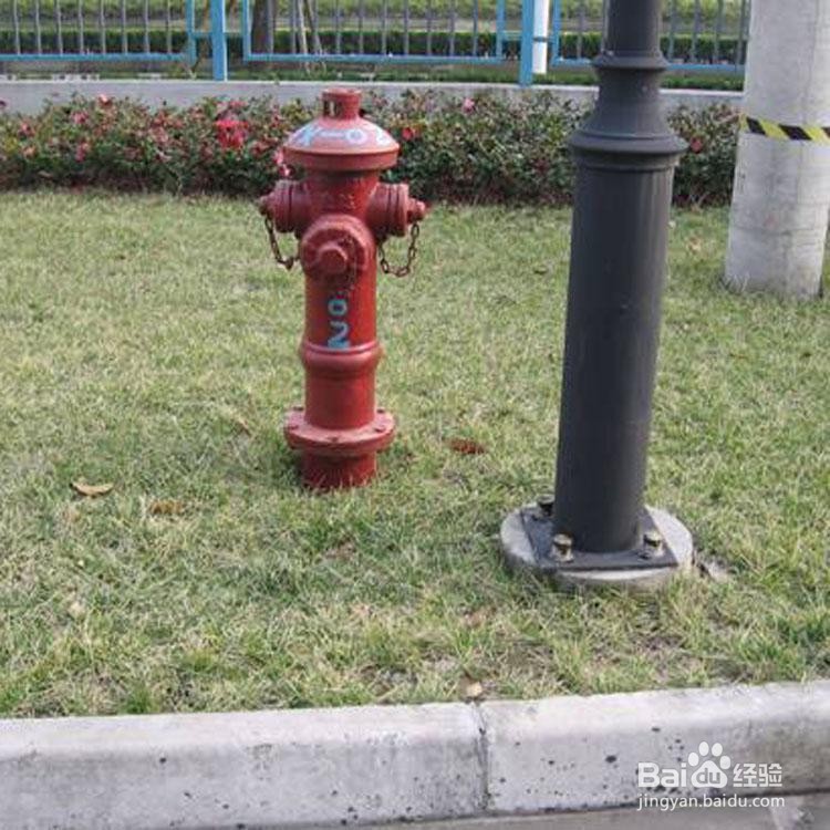 消火栓的设置位置距房屋外墙不能小于几米？