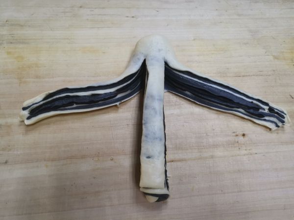 黑芝麻炼乳吐司