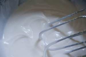 养生食补免搅打纯素草莓脆皮冰激淋的做法