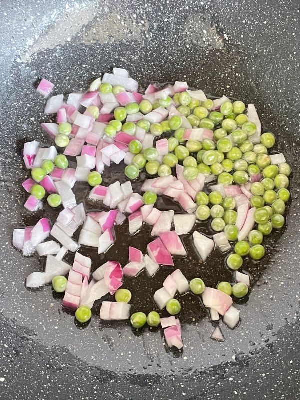 青花鱼佐豌豆泥