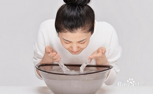 脸上斑点多多,教你小妙招,不做“斑点女”