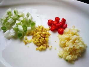 香辣滑嫩鸭血韭菜的做法