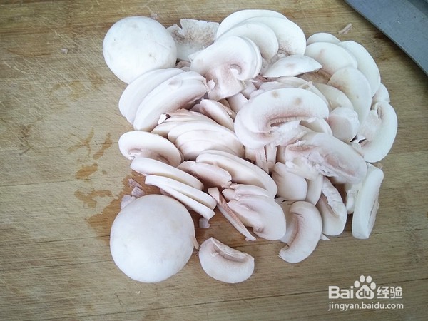 如何制作口蘑炒鸡蛋