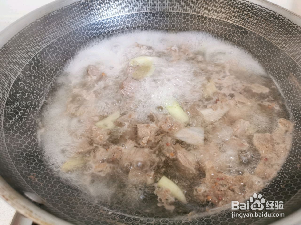 西红柿土豆烧牛腩的做法