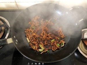 如何做豆角肉丝焖面