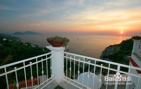 地中海风情别墅外景图