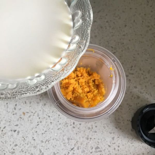 咸蛋黄奶香南瓜浓汤