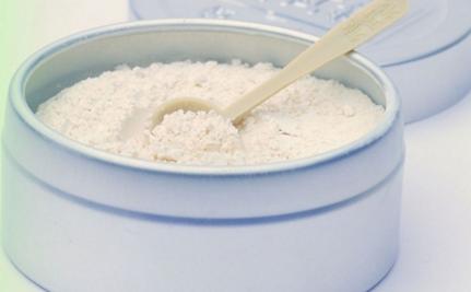 蛋白粉喝酸牛奶能不能同时吃