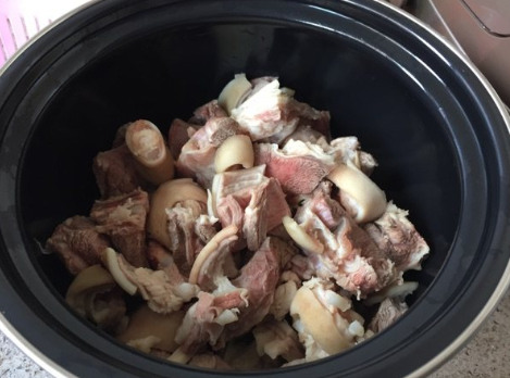 用电饭煲可以炖羊肉吗