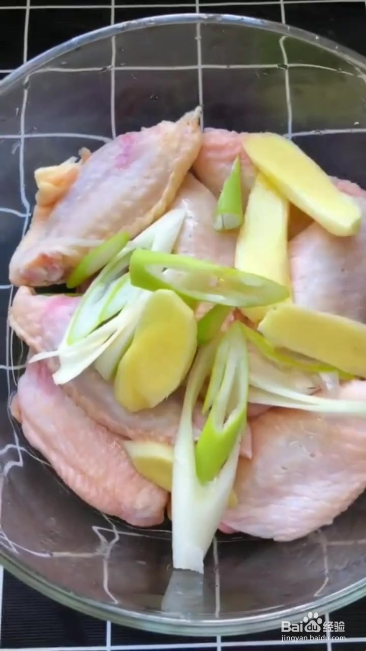 如何制作香酥炸鸡翅