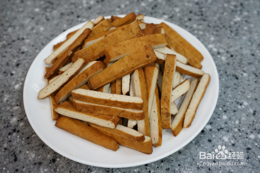 青椒炒香干的做法