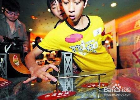 手指滑板豚跳怎么玩?