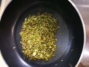 香椿炒鸡蛋的做法