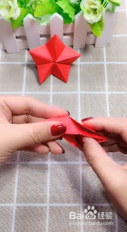 如何用折纸制作立体五星
