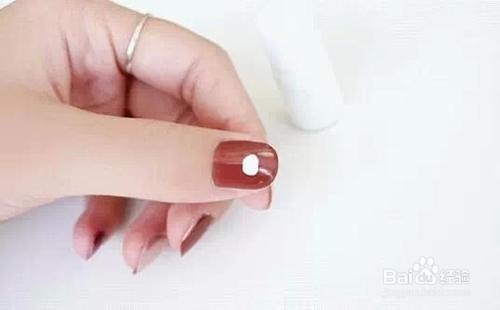 可爱的小熊美甲教程