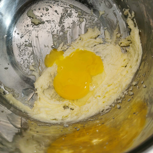 焦糖松子花生塔