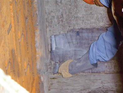 怎样在天花板上做防水