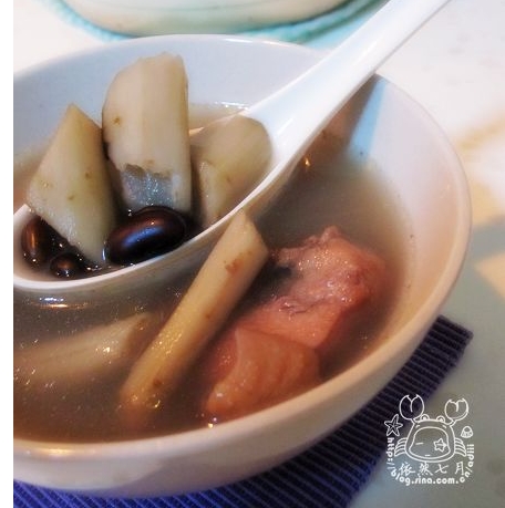 牛蒡黑豆煲鸡汤