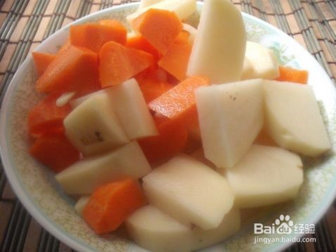 怎么做番茄土豆焖鸡肉