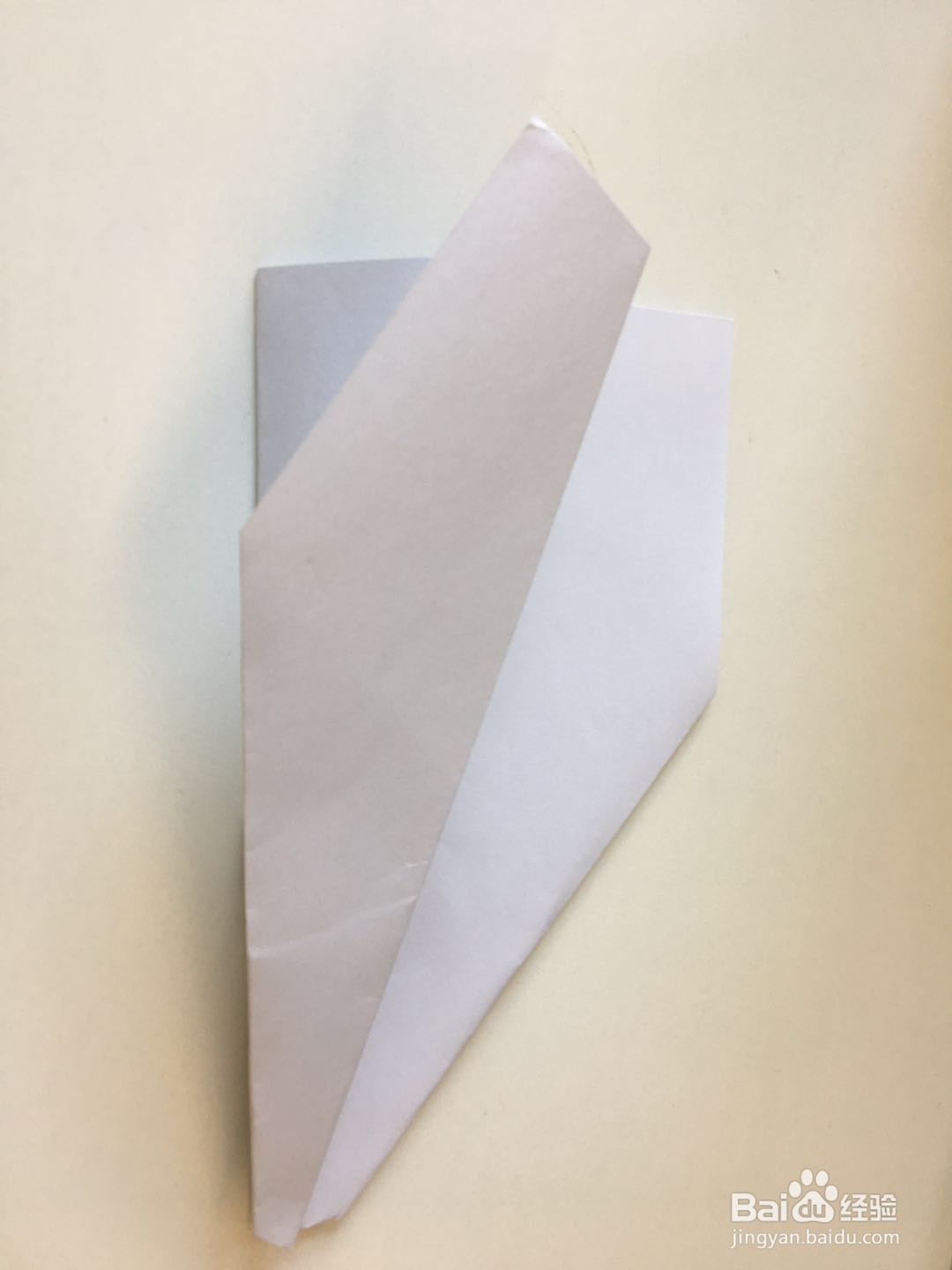 如何折贴纸飞机