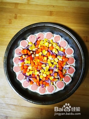 花边火腿培根披萨的做法