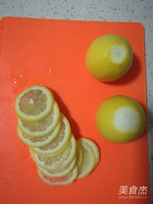 蜂蜜柠檬水的做法