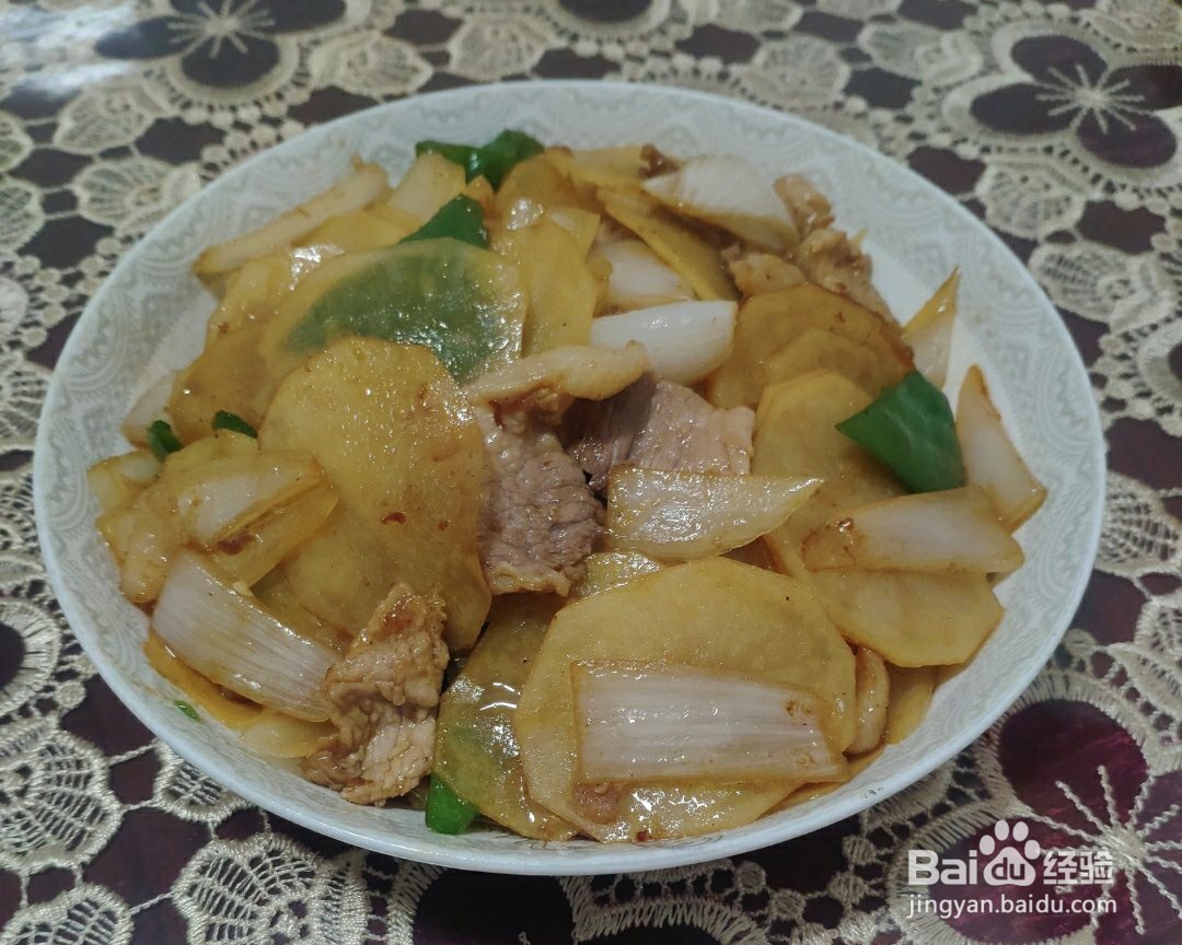 如何制作洋葱炒土豆片？