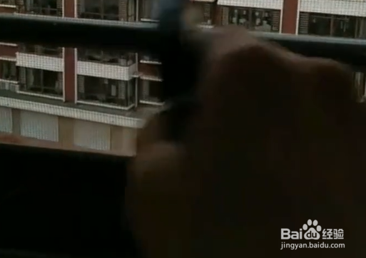 如何快速清除纱窗灰尘？