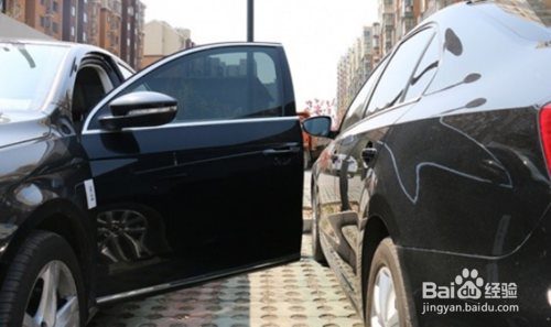 停车不被剐蹭的9个技巧