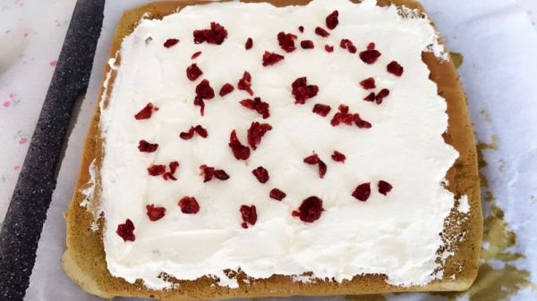 抹茶蔓越莓蛋糕卷