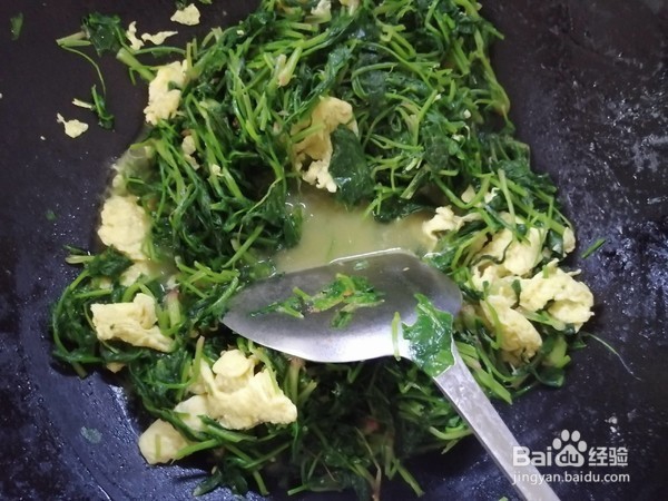 菠菜炒鸡蛋很好吃