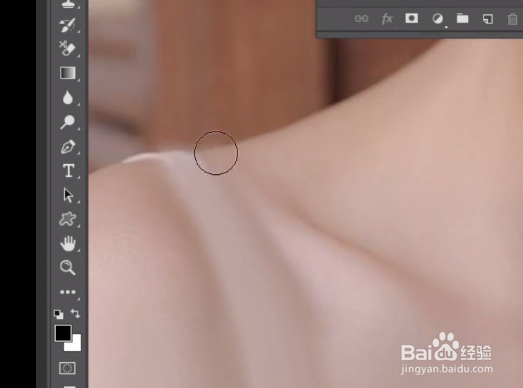 如何使用PS,P掉多余的衣服?