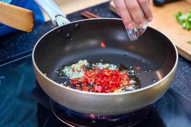 啤酒青口的做法，妈妈们快学学吧！