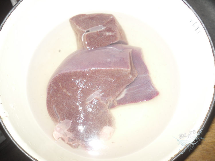 家常美食必备之——椒盐洋葱炒猪肝