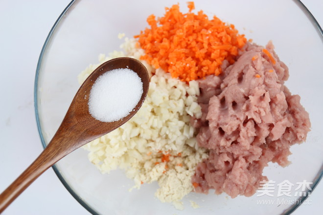 鲜肉豆腐荸荠饼