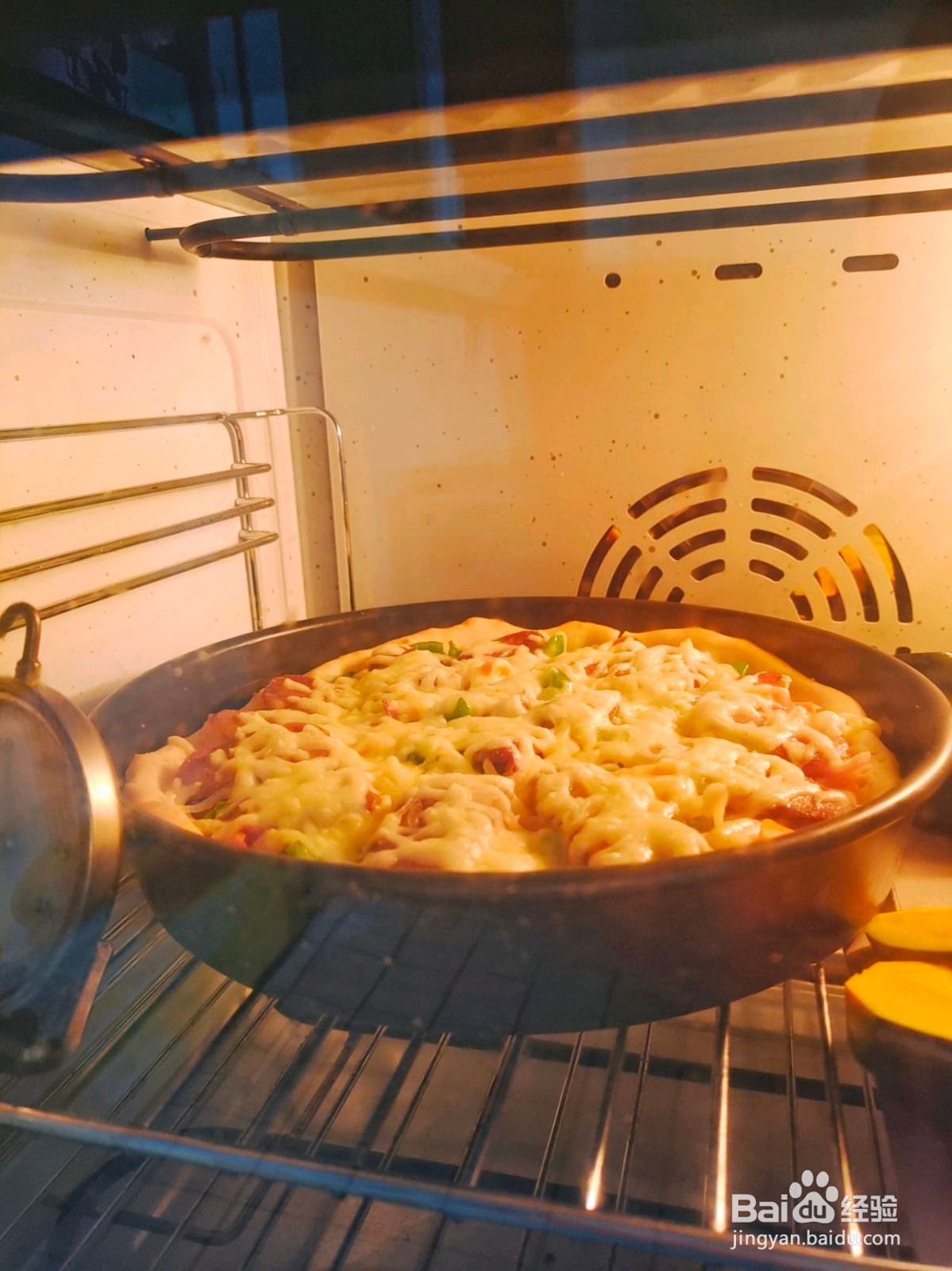 腊肠鲜蔬披萨的做法