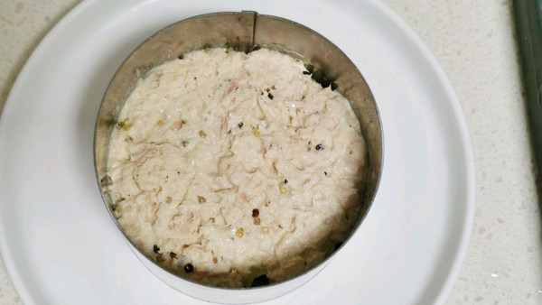 金枪鱼藜麦沙拉